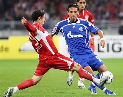 意甲：持续追分 国际米兰队2-0科莫队.